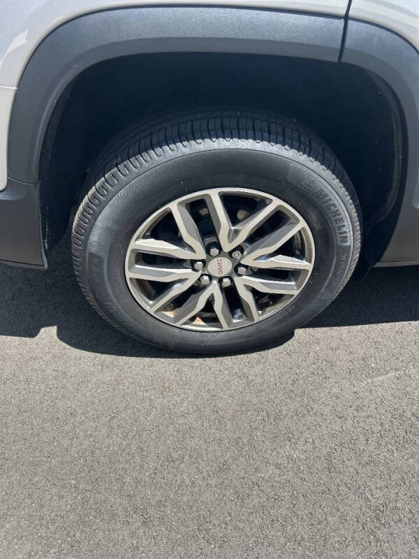 2019 GMC Acadia SLE-2