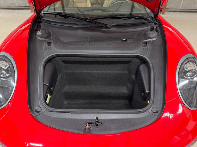 2018 Porsche 911 Carrera