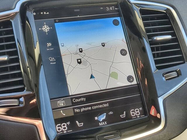 2022 Volvo XC90 T6 Momentum 6-Passenger