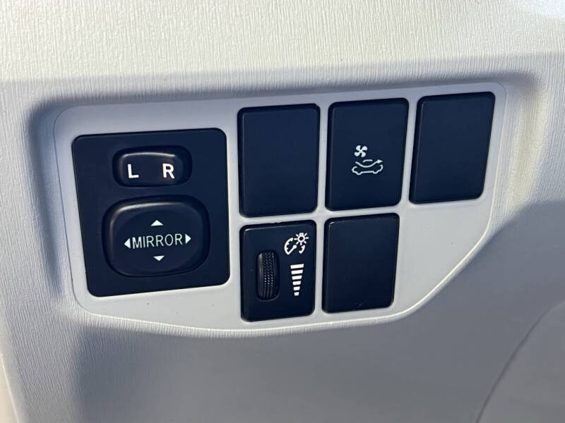 2015 Toyota Prius Three