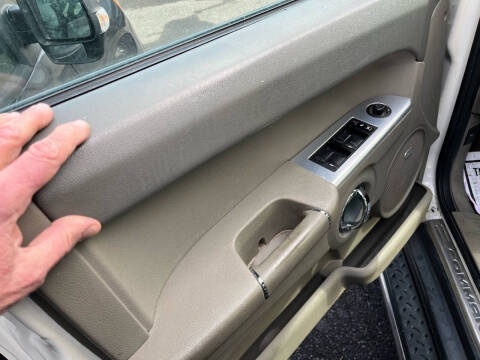 2010 Jeep Commander Sport