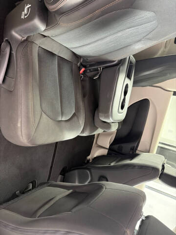 2017 Chrysler Pacifica LX