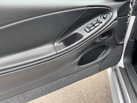 2004 Ford Mustang GT Deluxe