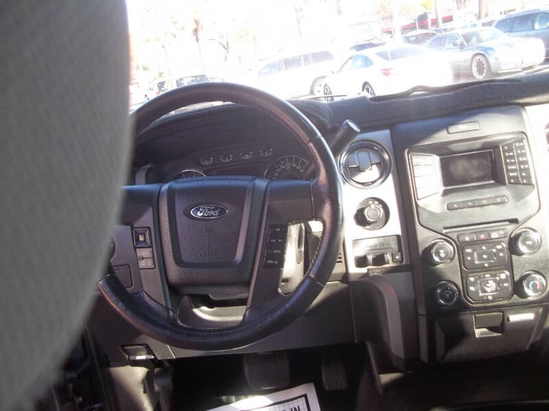 2014 Ford F-150 FX4 photo 28