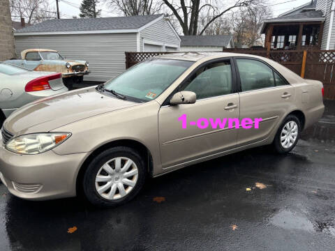 2005 Toyota Camry for sale at E & A Auto Sales in Warren OH