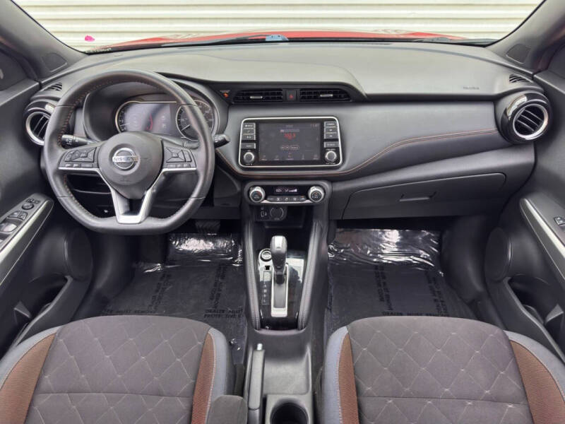 2020 Nissan Kicks SR