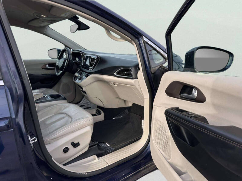 2018 Chrysler Pacifica Touring L Plus