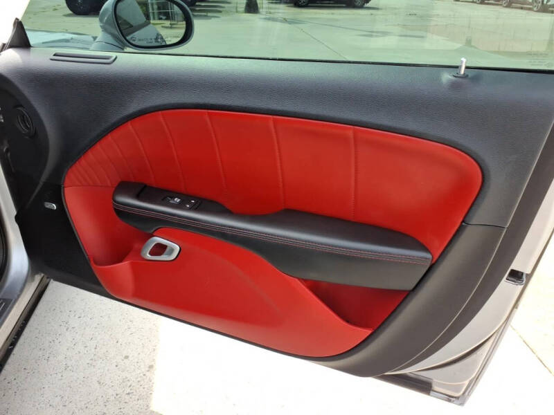 2016 Dodge Challenger R/T Plus Shaker
