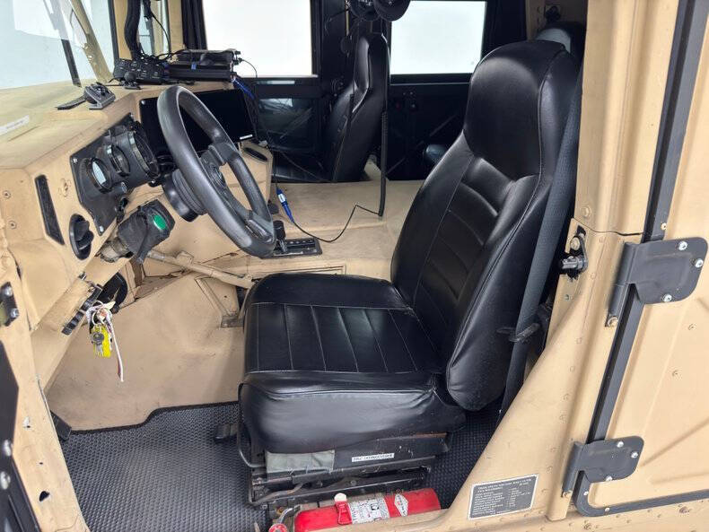 2005 AM General Hummer