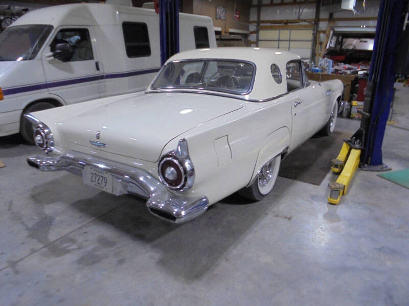 1957 Ford Thunderbird