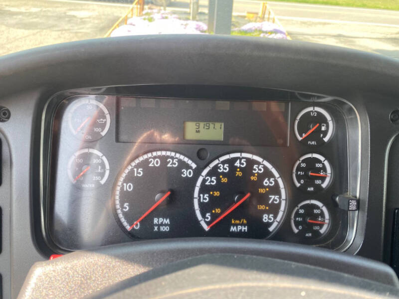 2008 Freightliner M2 106