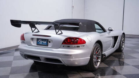 2005 Dodge Viper SRT-10