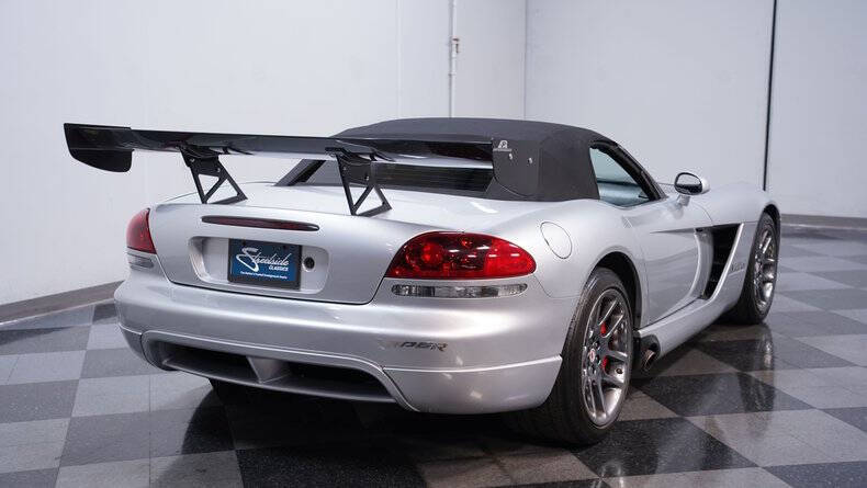 2005 Dodge Viper SRT-10