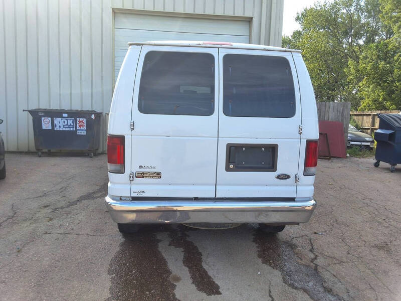 2005 Ford E-Series E-350 SD XLT