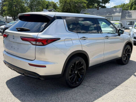 2022 Mitsubishi Outlander SE Launch Edition