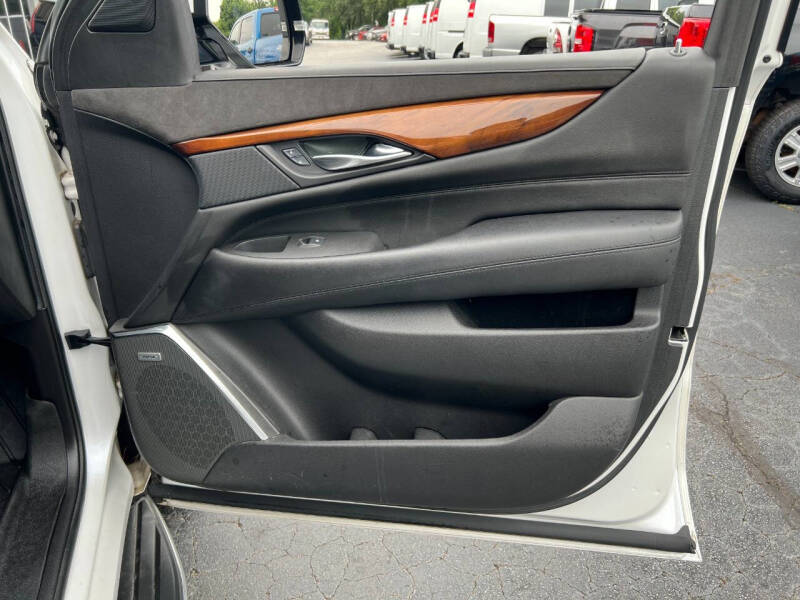 2017 Cadillac Escalade ESV Standard