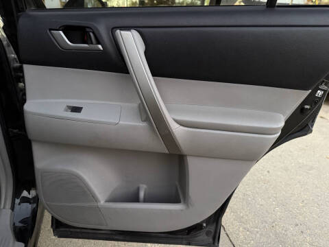 2013 Toyota Highlander SE