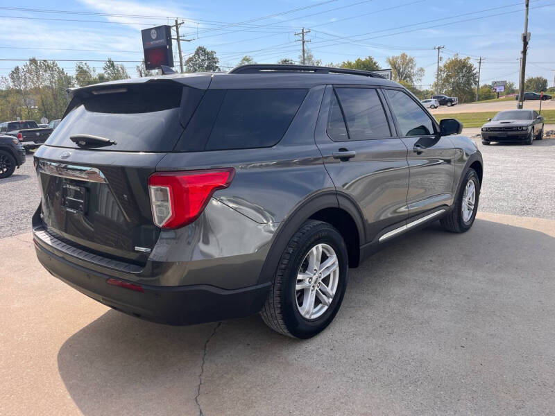 2020 Ford Explorer XLT photo 6