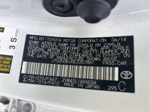 2014 Toyota Prius v Five