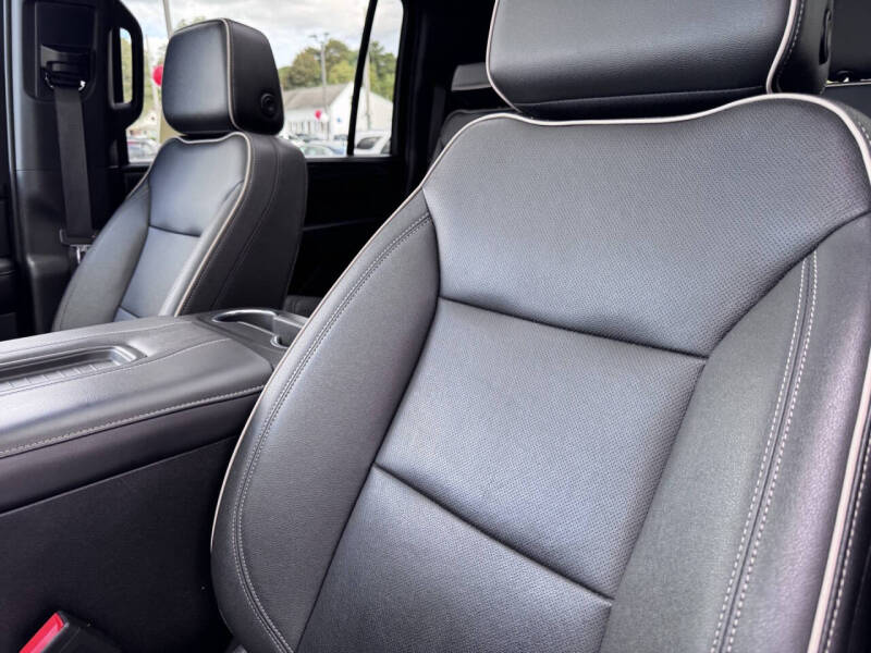 2023 GMC Yukon XL SLT