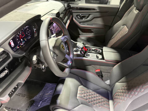 2025 Lamborghini Urus SE