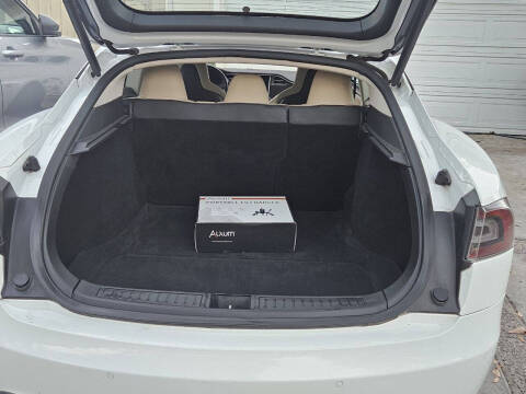 2015 Tesla Model S 85