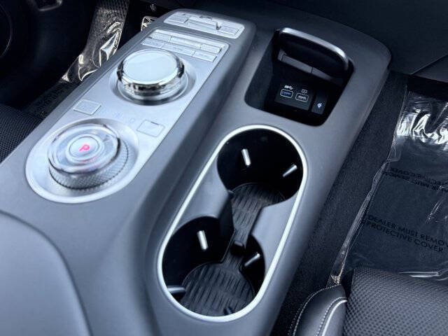 2022 Genesis GV70 2.5T Standard