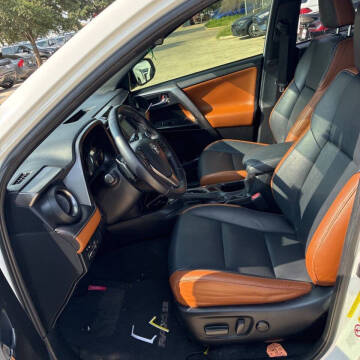 2017 Toyota RAV4 SE