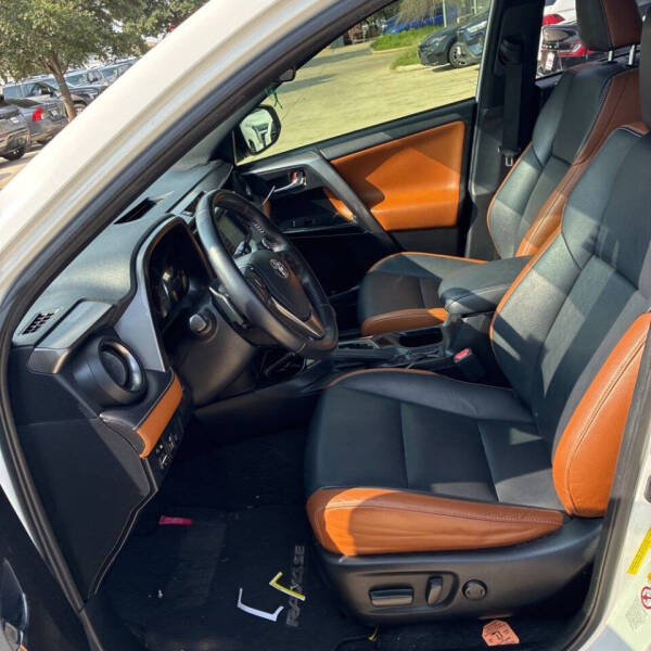2017 Toyota RAV4 SE
