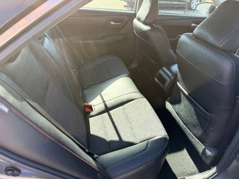 2017 Toyota Camry SE