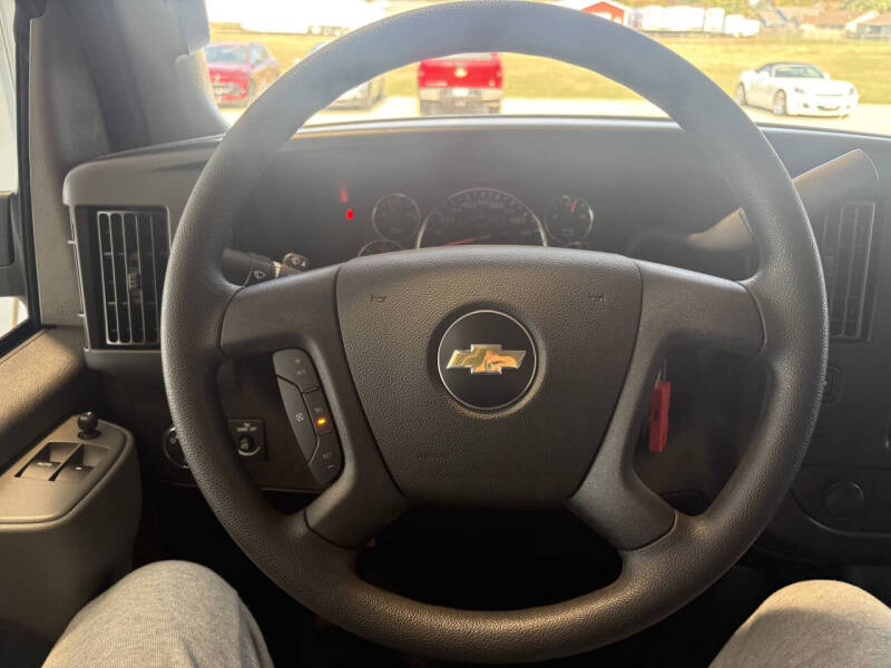 2025 Chevrolet Express 3500