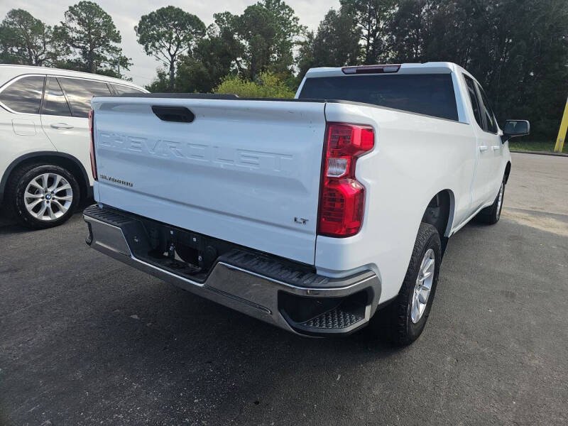 2020 Chevrolet Silverado 1500 LT photo 2