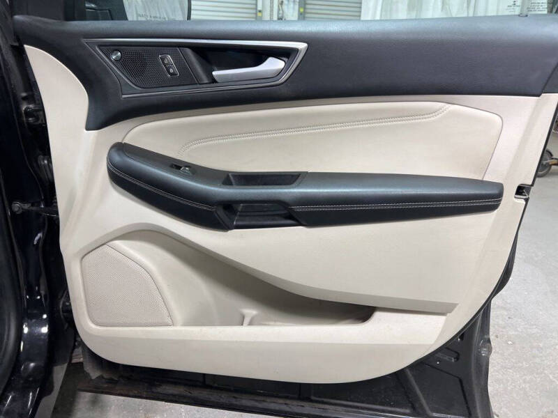 2021 Ford Edge Titanium