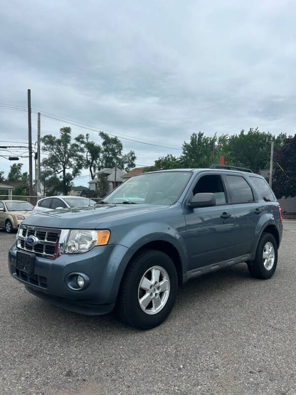 2011 Ford Escape XLT photo 4