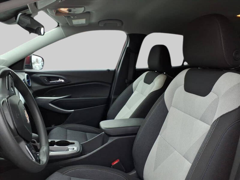 2025 Chevrolet Trax LS