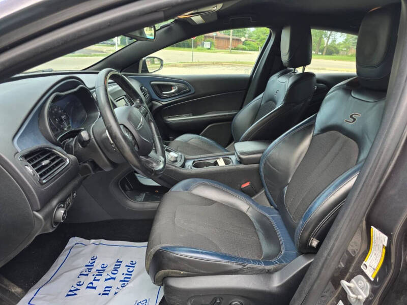 2015 Chrysler 200 S