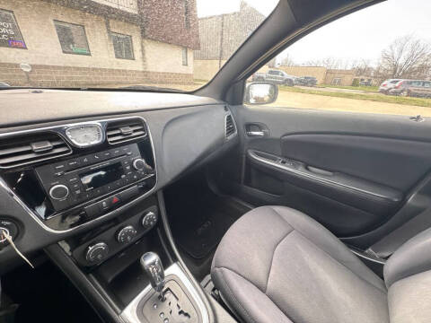 2013 Chrysler 200 Touring