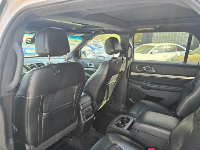 2017 Ford Explorer Sport
