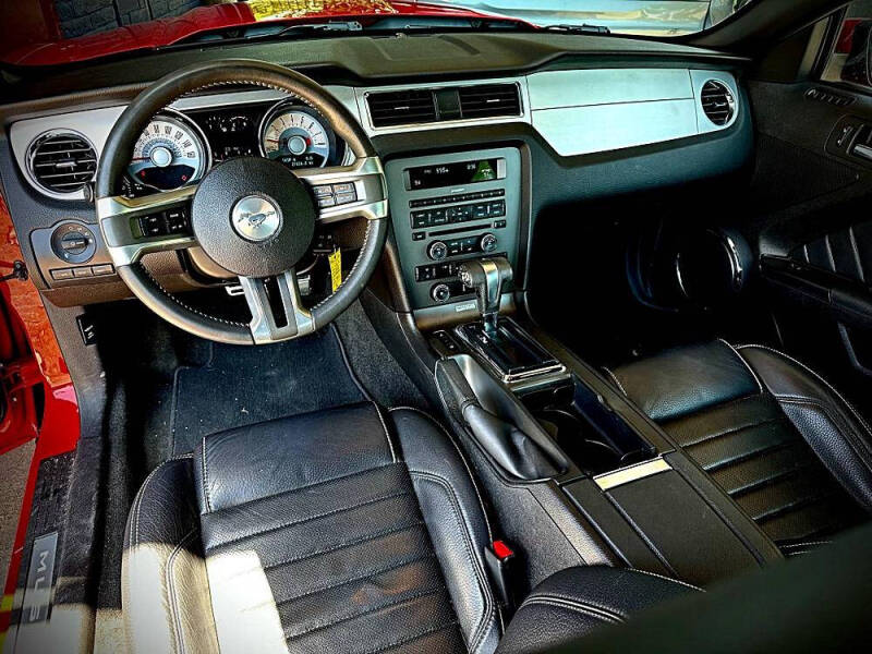 2012 Ford Mustang V6 Premium