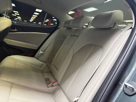 2021 Genesis G70 2.0T