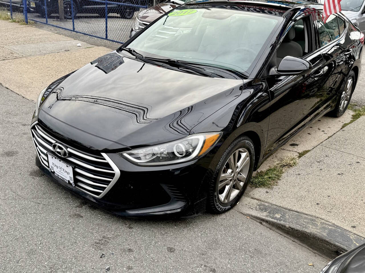 2017 Hyundai Elantra SE 4dr Sedan PZEV (US) - Black exterior view 7