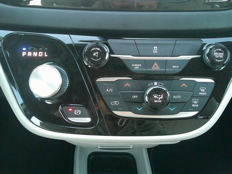 2017 Chrysler Pacifica Hybrid Touring Plus