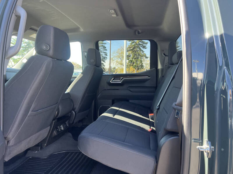 2025 Chevrolet Silverado 1500 LT