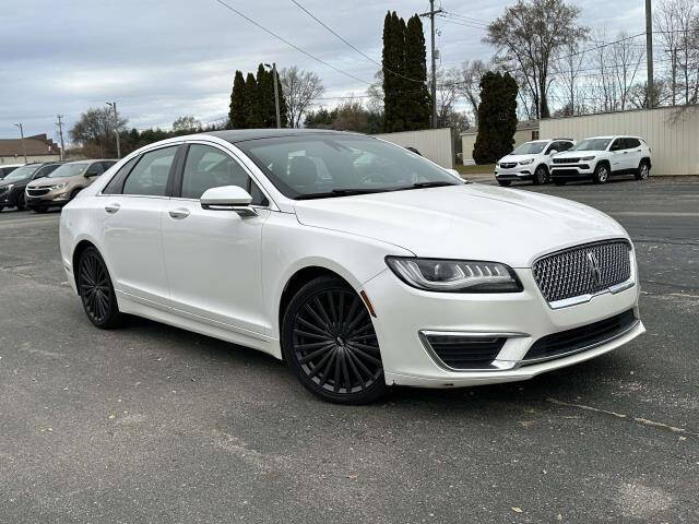 2018 Lincoln MKZ Reserve's photo