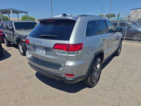 2020 Jeep Grand Cherokee Laredo E