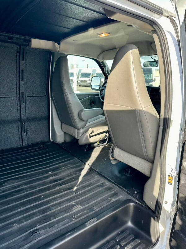 2023 Chevrolet Express 3500