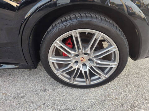 2014 Porsche Cayenne GTS