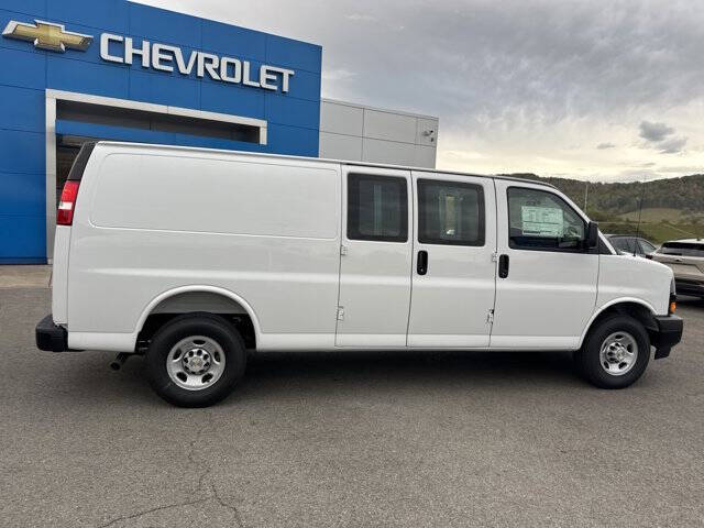 2025 Chevrolet Express 2500