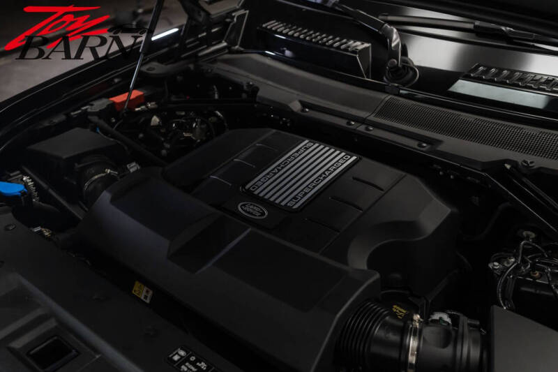 2024 Land Rover Defender 110 V8 P500 SE