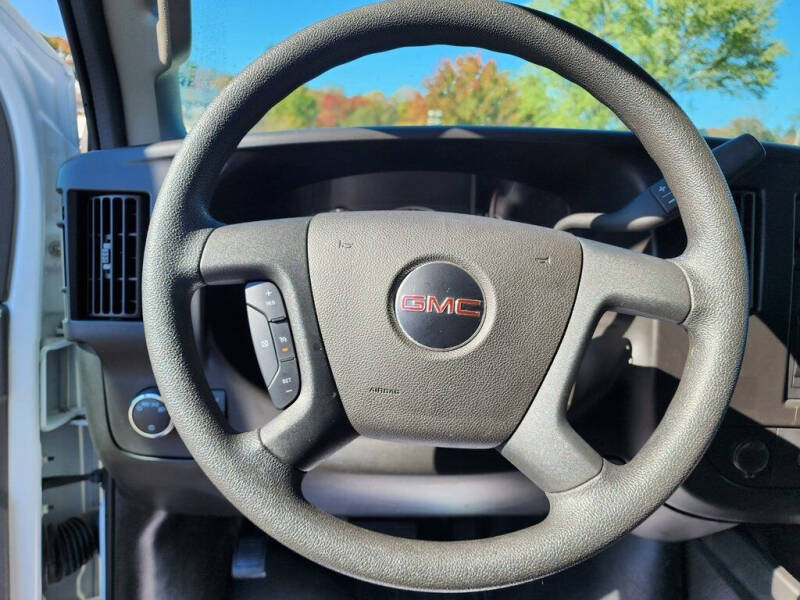 2022 GMC Savana 2500